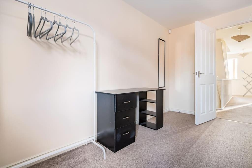 Grenadier House Apartment